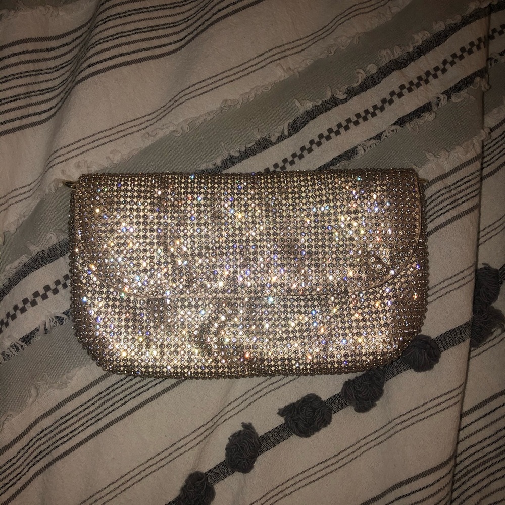 Crystal Clutch!